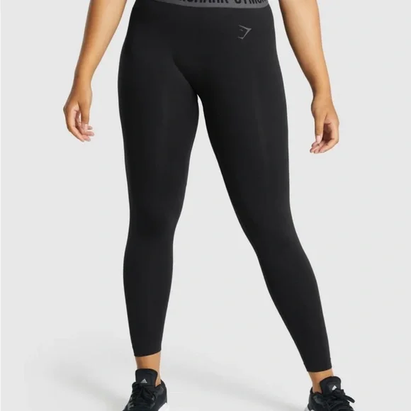 Gymshark Seamless High Waist Leggings Black Medium NWT Workout - Picture 3 of 7